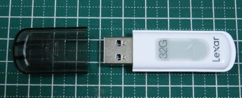 Lexar USBメモリー V100